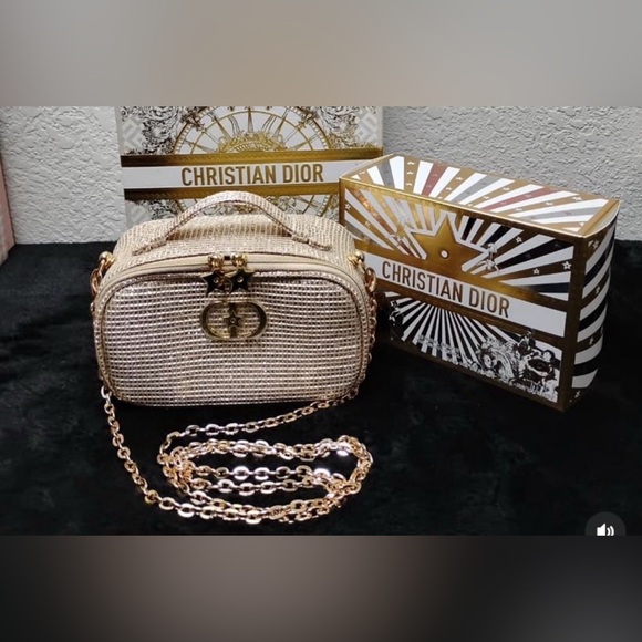 New Dior Beige Woven Cosmetic Pouch with Gold Logo - Picture 13 of 14